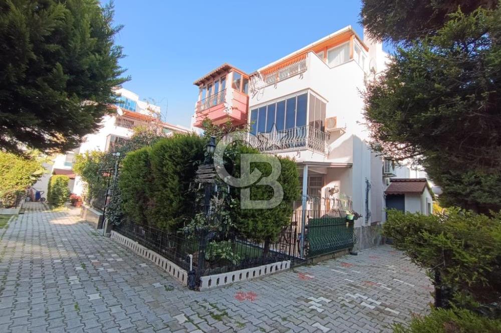 Çiğli İnönü'de Satılık 3+2 Tripleks Villa - Site İçinde, Bahçeli
