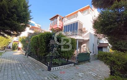 Çiğli İnönü'de Satılık 3+2 Tripleks Villa - Site İçinde, Bahçeli