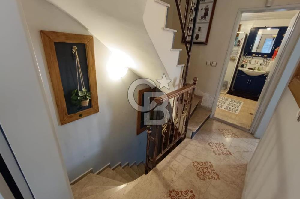 Çiğli İnönü'de Satılık 3+2 Tripleks Villa - Site İçinde, Bahçeli