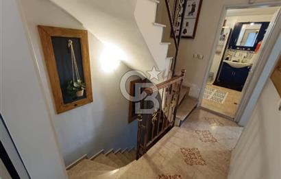 Çiğli İnönü'de Satılık 3+2 Tripleks Villa - Site İçinde, Bahçeli