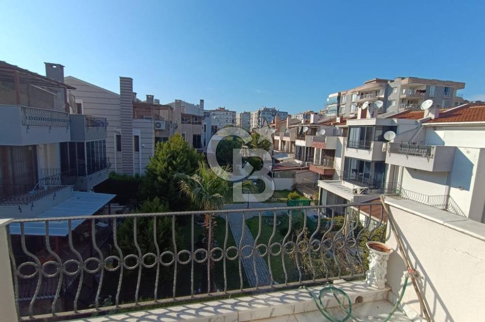 Çiğli İnönü'de Satılık 3+2 Tripleks Villa - Site İçinde, Bahçeli