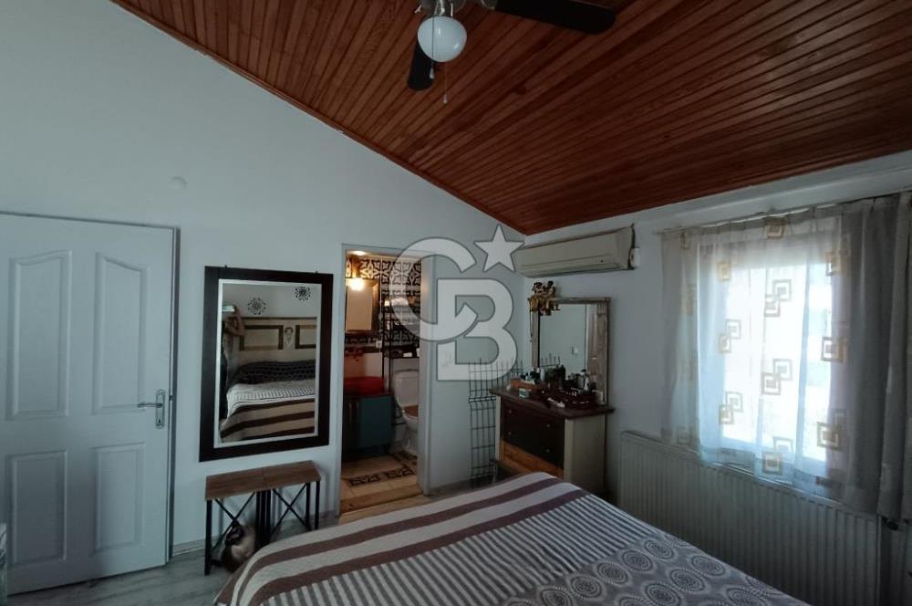 Çiğli İnönü'de Satılık 3+2 Tripleks Villa - Site İçinde, Bahçeli