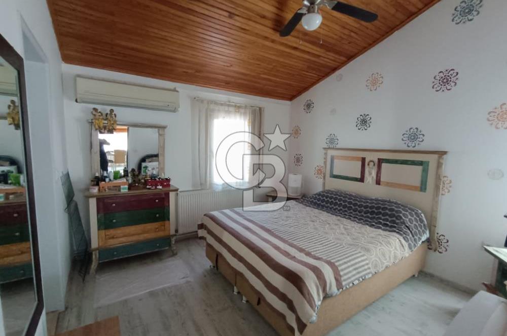 Çiğli İnönü'de Satılık 3+2 Tripleks Villa - Site İçinde, Bahçeli