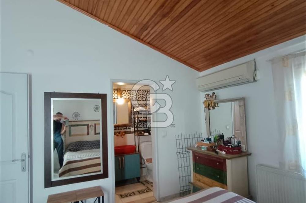 Çiğli İnönü'de Satılık 3+2 Tripleks Villa - Site İçinde, Bahçeli