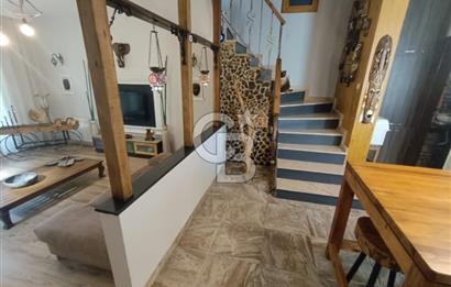 Çiğli İnönü'de Satılık 3+2 Tripleks Villa - Site İçinde, Bahçeli