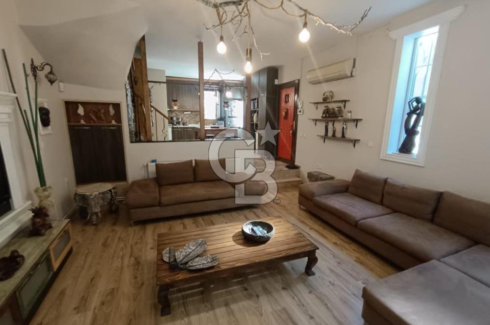 Çiğli İnönü'de Satılık 3+2 Tripleks Villa - Site İçinde, Bahçeli