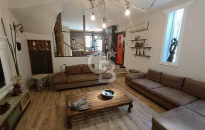 Çiğli İnönü'de Satılık 3+2 Tripleks Villa - Site İçinde, Bahçeli