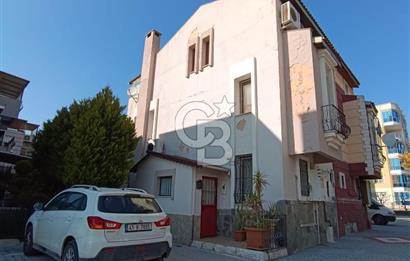 Çiğli İnönü'de Satılık 3+2 Tripleks Villa - Site İçinde, Bahçeli