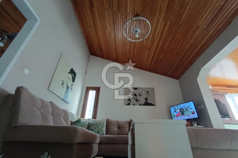 Çiğli İnönü'de Satılık 3+2 Tripleks Villa - Site İçinde, Bahçeli