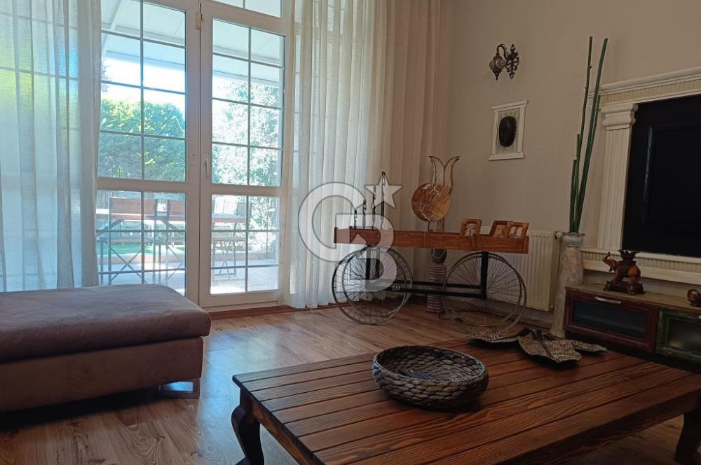 Çiğli İnönü'de Satılık 3+2 Tripleks Villa - Site İçinde, Bahçeli