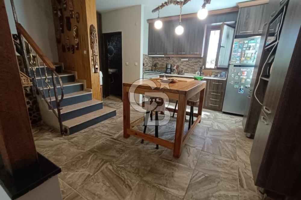 Çiğli İnönü'de Satılık 3+2 Tripleks Villa - Site İçinde, Bahçeli