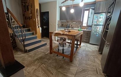 Çiğli İnönü'de Satılık 3+2 Tripleks Villa - Site İçinde, Bahçeli