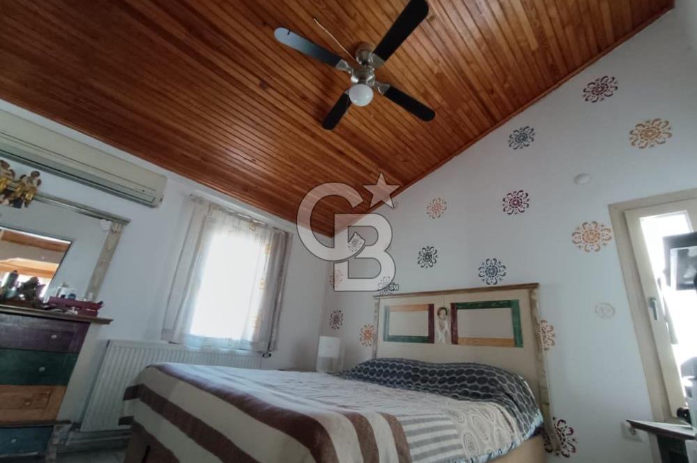 Çiğli İnönü'de Satılık 3+2 Tripleks Villa - Site İçinde, Bahçeli