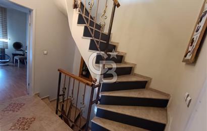 Çiğli İnönü'de Satılık 3+2 Tripleks Villa - Site İçinde, Bahçeli