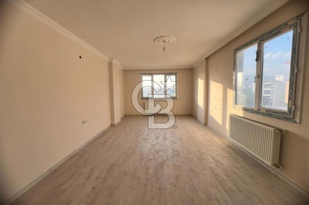 Bergama Atatürk Mahallesi Yığma Tepede Satılık 3+1 Büyük Daire