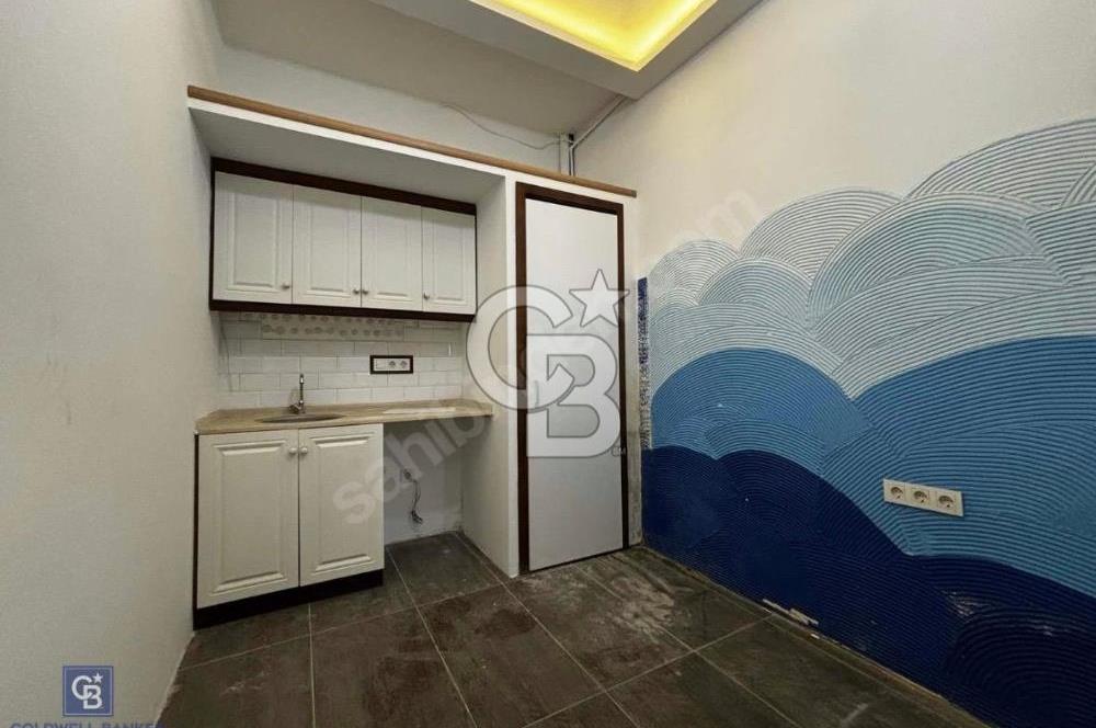 Selgeçen Modeka İş Merkezinde Zemin Kat Dükkan 8m2 