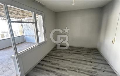 Karşıyaka Çarşı İçinde Tadilatlı Çift Balkonlu 2+1 Kiralık Daire