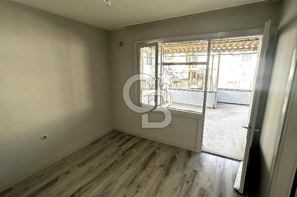 Karşıyaka Çarşı İçinde Tadilatlı Çift Balkonlu 2+1 Kiralık Daire