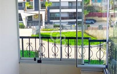 Narlıdere'de panaroma sitesinde satilik