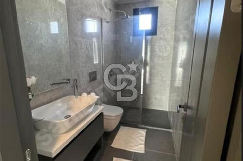 BODRUM MUMCULAR'DA LÜKS SİTEDE DOĞA MANZARALI FLAT VİLLA