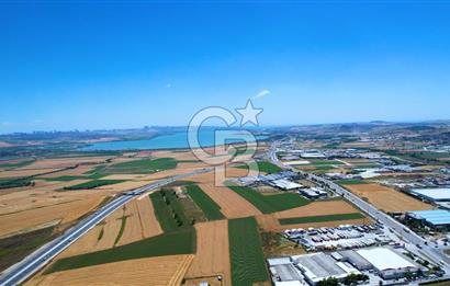 Çatalca Ferhatpaşada Ticaret  Depolama İmarlı 4.563 m² Arsa