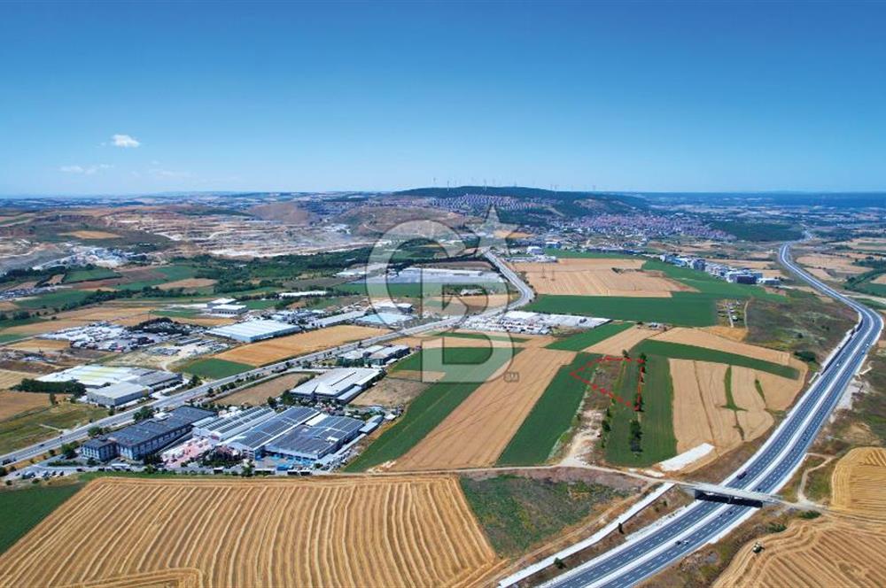 Çatalca Ferhatpaşada Ticaret  Depolama İmarlı 4.563 m² Arsa