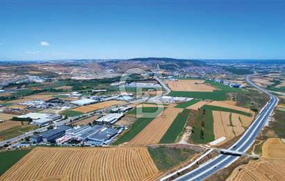 Çatalca Ferhatpaşada Ticaret  Depolama İmarlı 4.563 m² Arsa