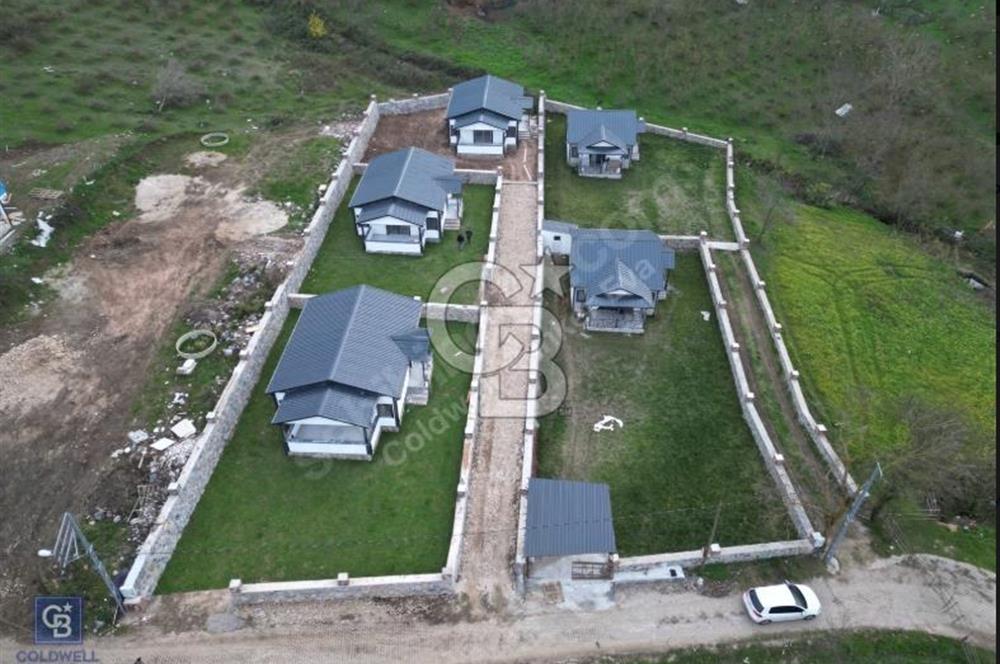 Müstakil Köy Evi-380M2 Bahçe Kullanım Alanlı