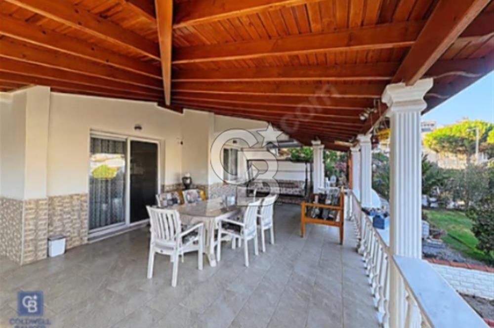 Seferihisar Yenisu Sitesinde 4+1 Satılık Triplex villa