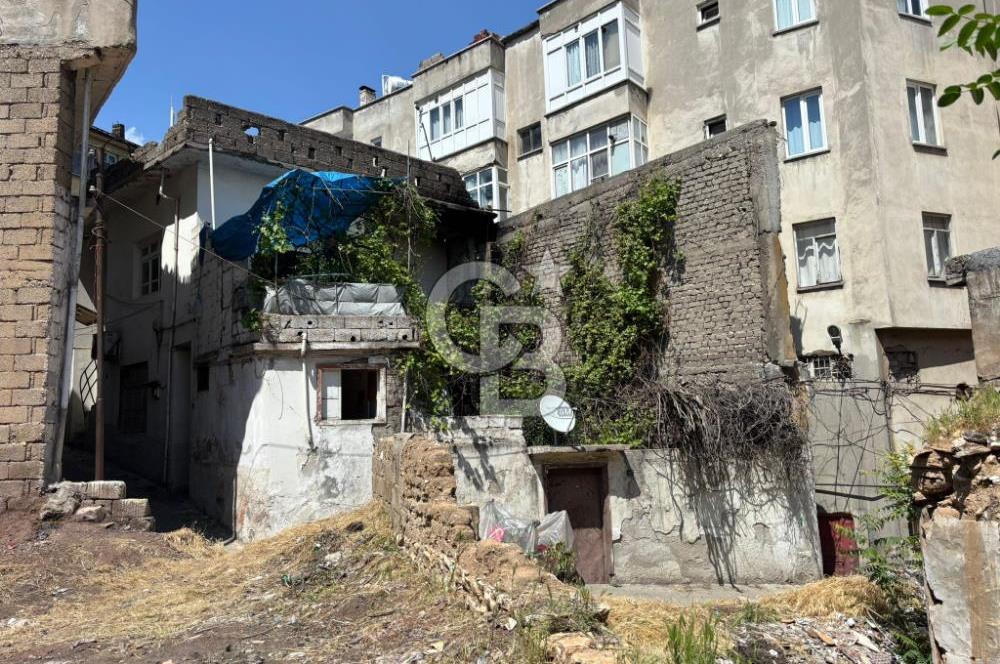 CB'DEN UZUNOLUK CADDESİ YAKINI 3 KATLI SATILIK MÜSTAKİL EV