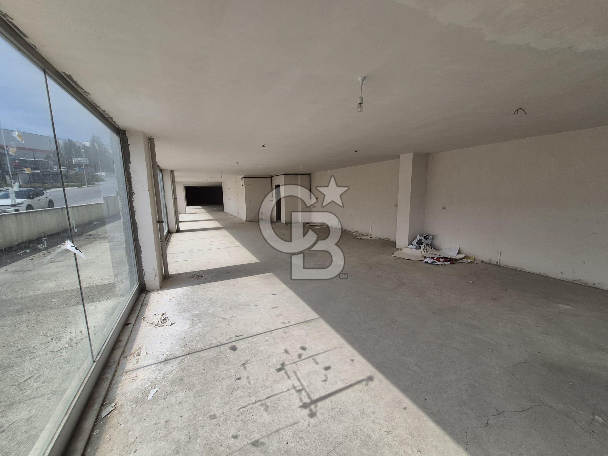 Arnavutköy Ömerlide Cadde Üzeri Kiralık 2 Adet Ticari Dükkan 