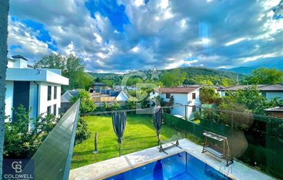 SAPANCA'DA MERKEZİ BİR KONUMDA HAVUZLU BAHÇELİ SATILIK VİLLA