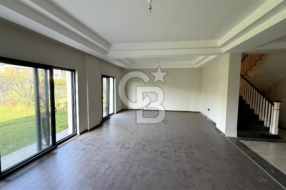 Düzce Yeşilköy Villalarında 7+2 350M2 Özel Bahçeli Fırsat Villa