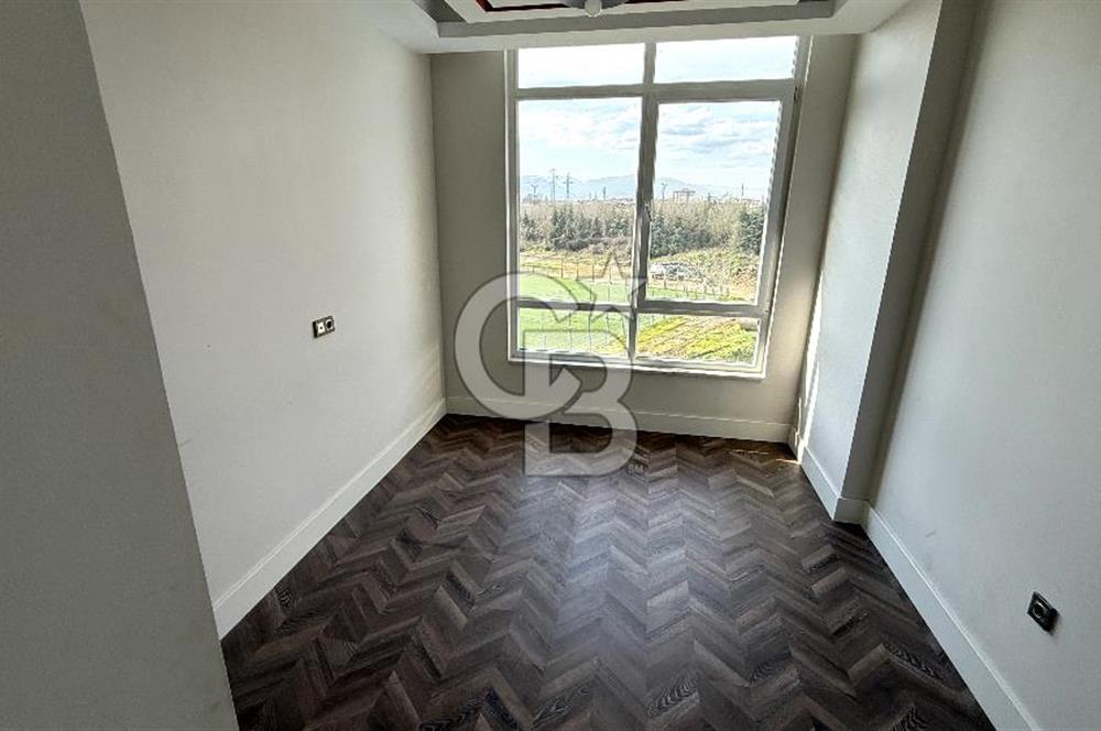 KARTEPE ZERAY ESİL'DE 3+1 GENİŞ ARAKAT HAMAM VE SAUNALI