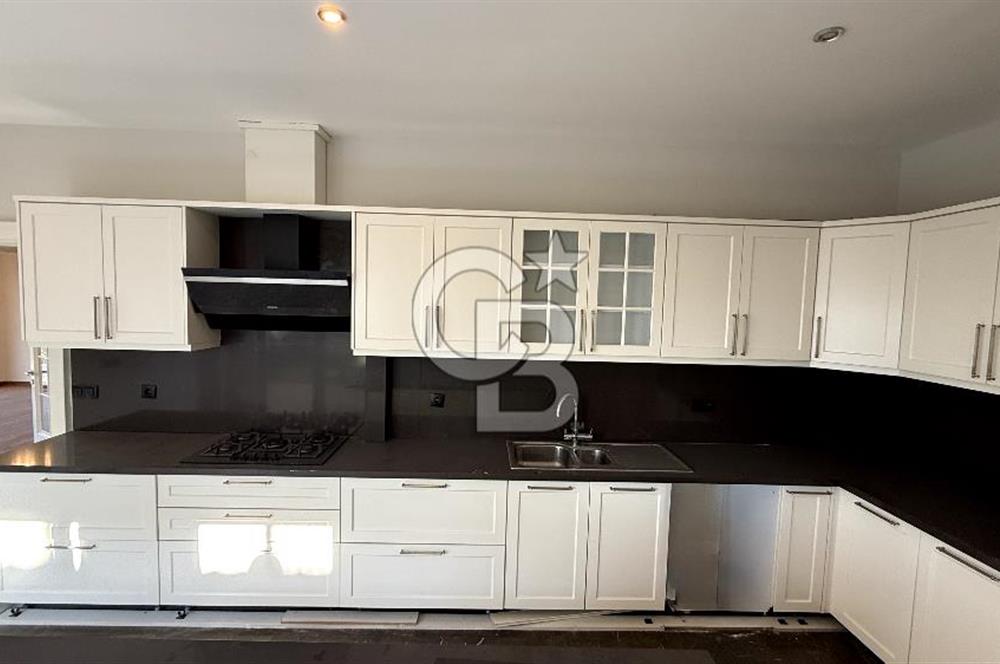 Düzce Yeşilköy Villalarında 7+2 350M2 Özel Bahçeli Fırsat Villa