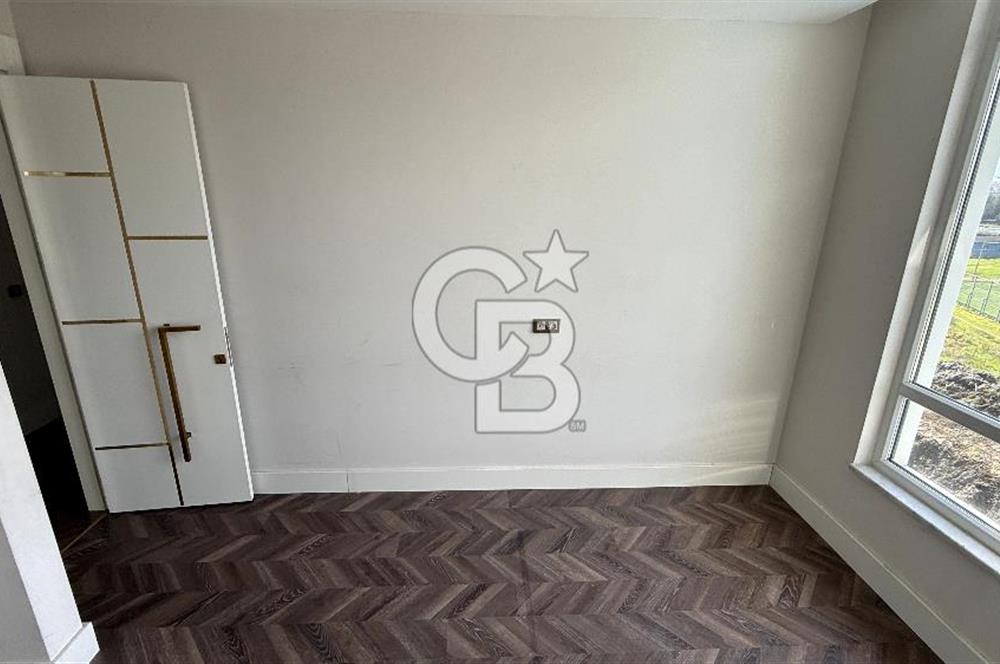 KARTEPE ZERAY ESİL'DE 3+1 GENİŞ ARAKAT HAMAM VE SAUNALI