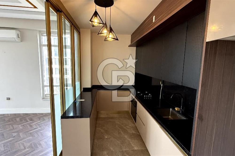 KARTEPE ZERAY ESİL'DE 3+1 GENİŞ ARAKAT HAMAM VE SAUNALI