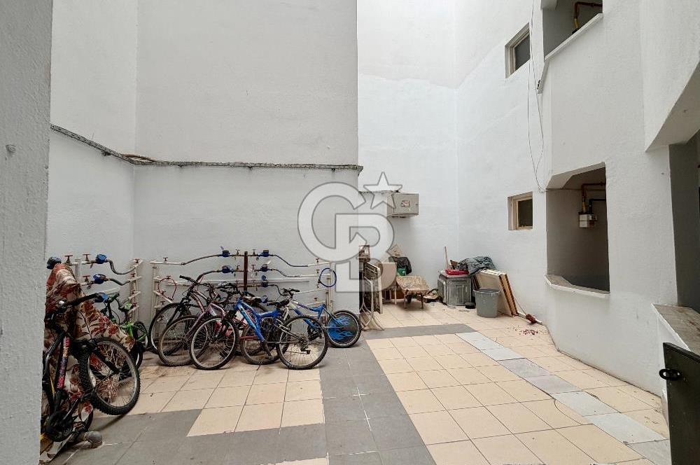 Gaziemir Atıfbey'in Merkezinde Cadde Üzerinde Satılık 3+1 Daire 
