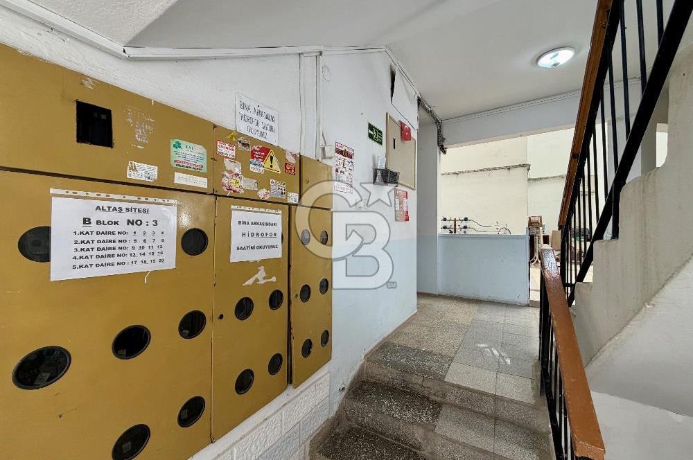 Gaziemir Atıfbey'in Merkezinde Cadde Üzerinde Satılık 3+1 Daire 