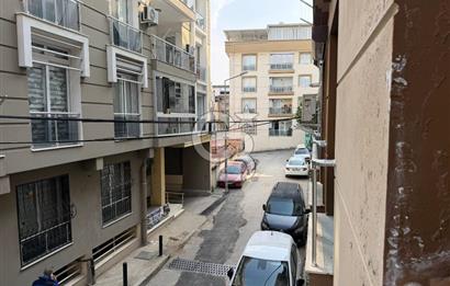 CB SMYRNA'DAN ALİFUAT CEBESOY'DA BAKIMLI MASRAFSIZ ARA KAT DAİRE