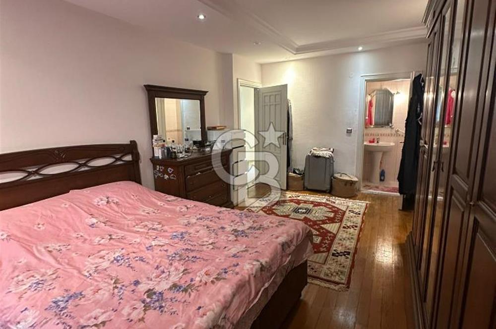 FLORYA CADDESİ GÜL EVLERDE KİRALIK 4+1 DAİRE