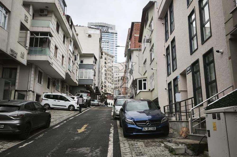 ÜNALAN YENİ BİNADA TERASLI 2+2 DUBLEKS SATILIK DAİRE