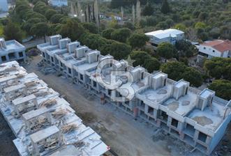 ŞAKRANDA 3+1 HAVUZLU SİTE İÇERİSİNDE VİLLA - 9 - 340673