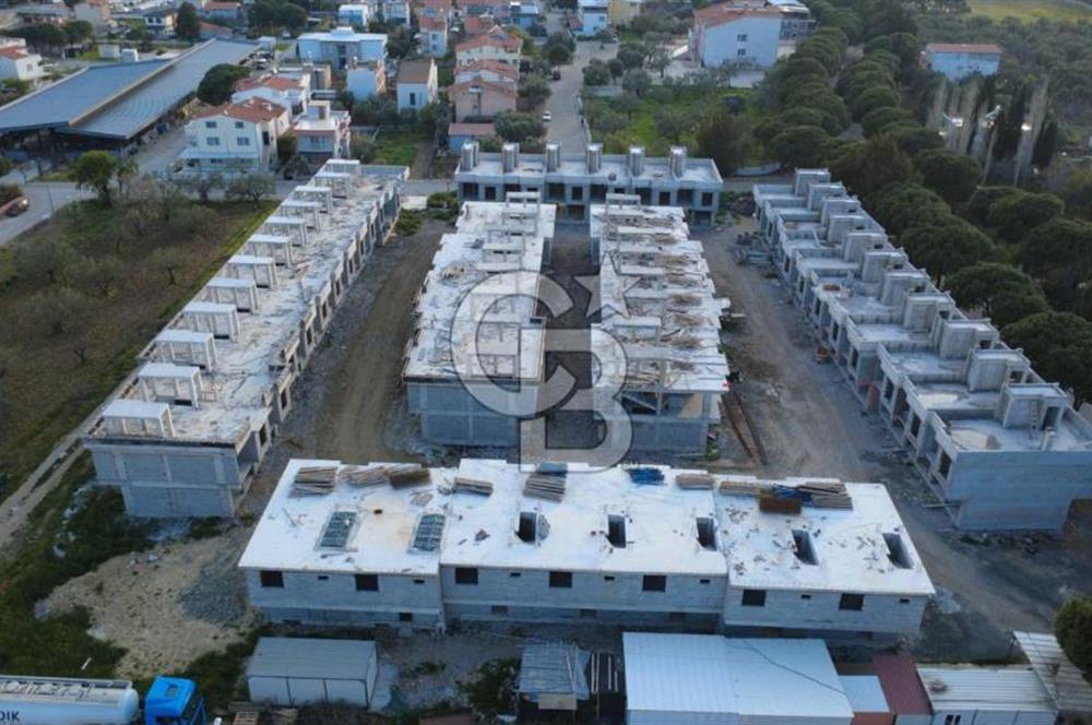 ŞAKRANDA 3+1 HAVUZLU SİTE İÇERİSİNDE VİLLA