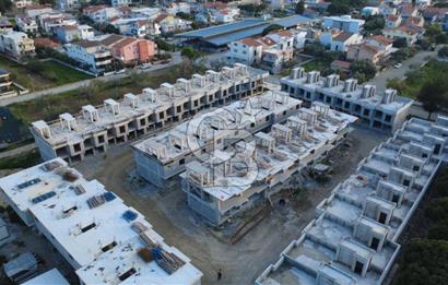 ŞAKRANDA 3+1 HAVUZLU SİTE İÇERİSİNDE VİLLA