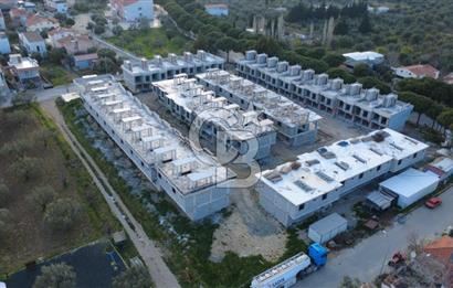 ŞAKRANDA 3+1 HAVUZLU SİTE İÇERİSİNDE VİLLA