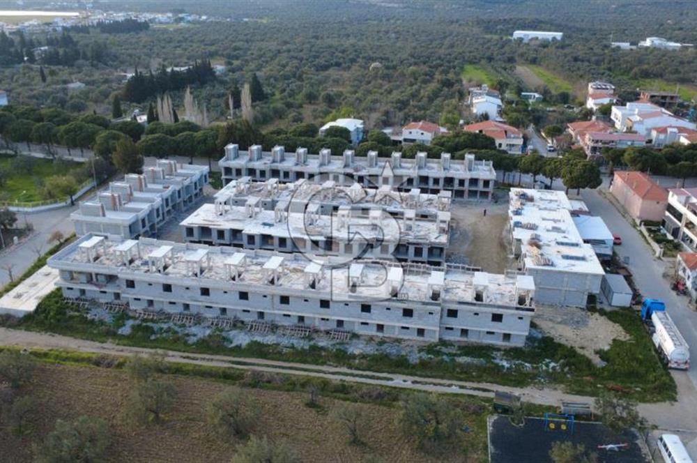 ŞAKRANDA 3+1 HAVUZLU SİTE İÇERİSİNDE VİLLA