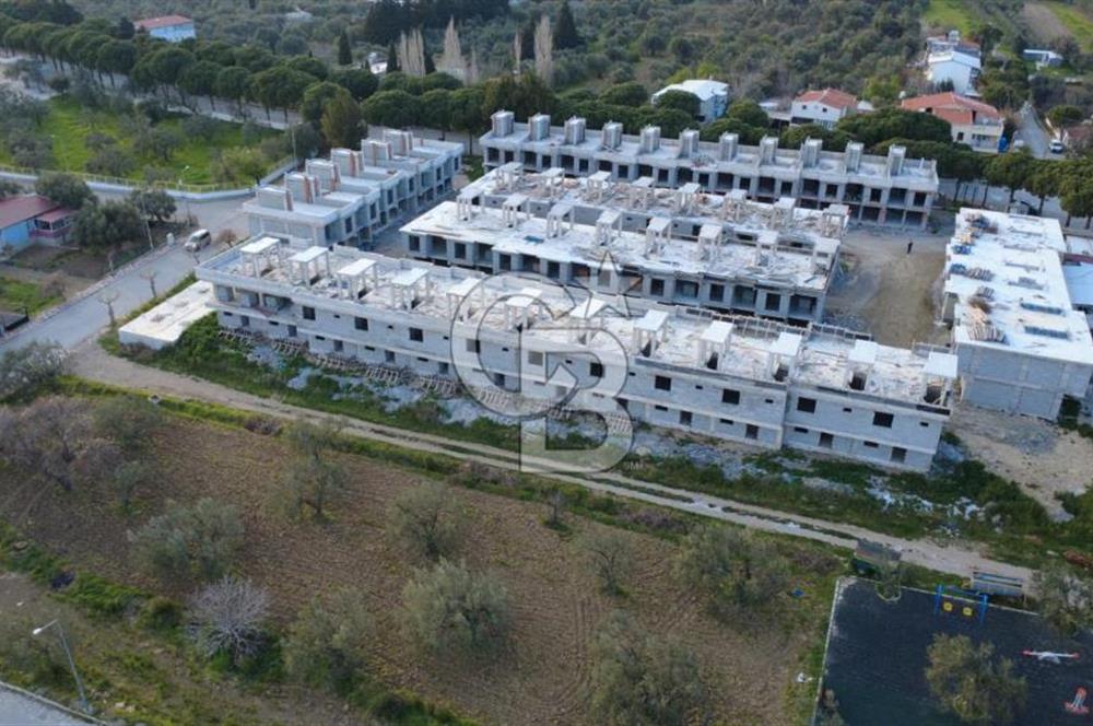 ŞAKRANDA 3+1 HAVUZLU SİTE İÇERİSİNDE VİLLA