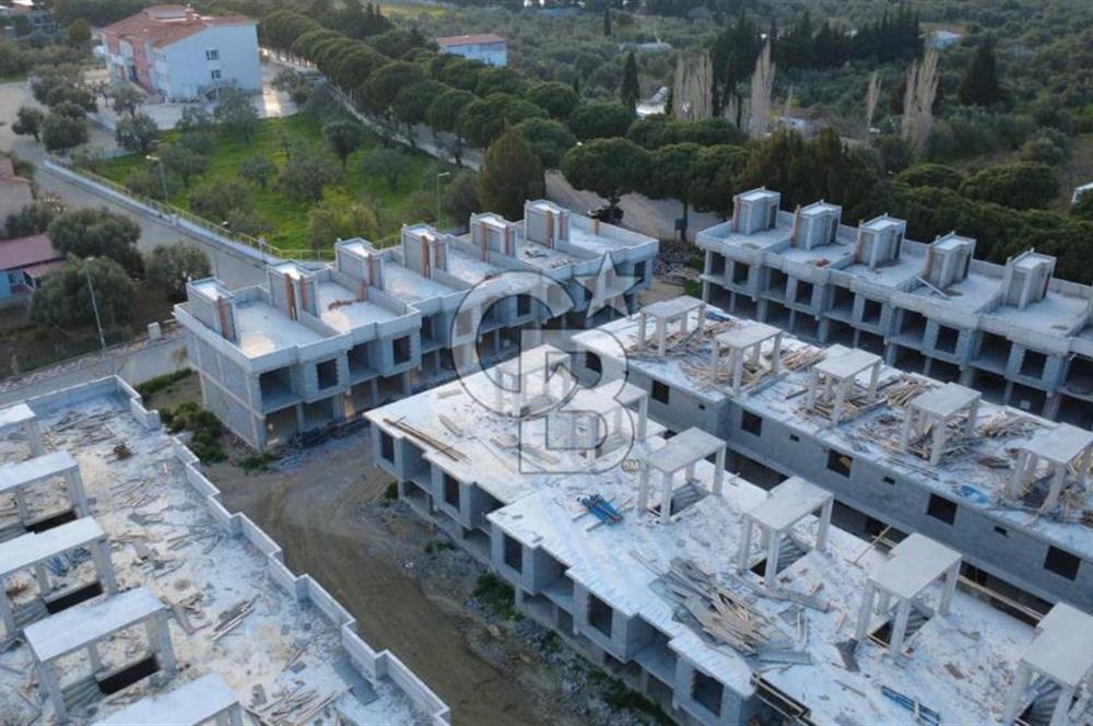 ŞAKRANDA 3+1 HAVUZLU SİTE İÇERİSİNDE VİLLA