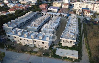 ŞAKRANDA 3+1 HAVUZLU SİTE İÇERİSİNDE VİLLA